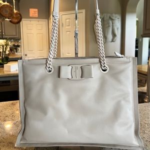 Salvatore Ferragamo Viva bow tote in bone (calf)